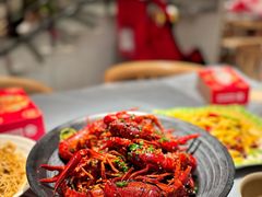 -肥肥虾庄·金牌油焖大虾(汉街SKP店)