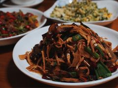 -临江餐馆二楼美食部落