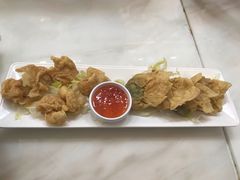 酥炸鲜虾菠菜饺拼酥炸鲜虾-翠华餐厅(香港国际机场店)