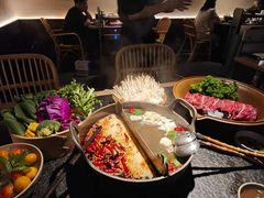 -三出山火锅(南京万象天地店)