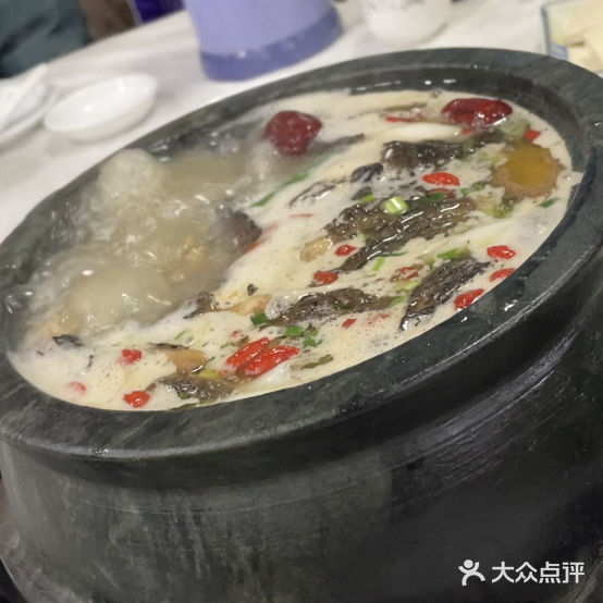 鲁朗扎西石锅鸡