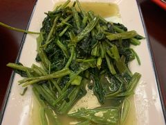 -虾弄弄海派小龙虾·牛羊蝎子火锅