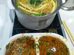-百品聚旋转火锅(万德庄店)