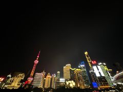 -黄浦江游览十六铺3号码头网红自助餐