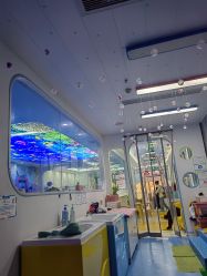 -鲸鱼堡亲子恒温泳池游泳俱乐部(彰泰天街店)