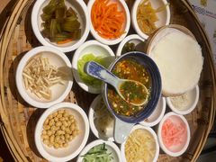 -包整·丝娃娃(一览甲秀楼风景店)