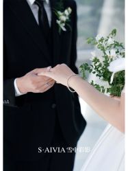 -雪中彩影婚纱摄影·微光艺术中心