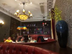 -泓炙颐凤鲜海鲜火锅料理(桐乡店)