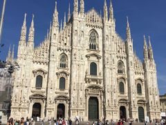 -文艺复兴百货(米兰大教堂广场店)