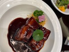 本帮红烧肉-财神岛·大连海鲜餐厅