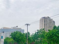 -枫蓝国际购物中心-地面停车场