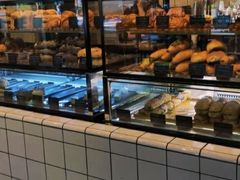 面包甜点陈列柜-81bakery(关山路店)