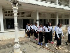 -吐斯廉屠杀博物馆