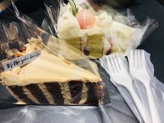 蜜桃蛋糕-野路甜点铺(松柏路店)