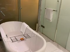 -上海滴水湖皇冠假日酒店