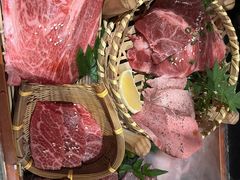 -山川小町·极番烧肉(新地假日广场店)