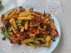 -巧克力渔家.小船海鲜胶东菜(万平口店)