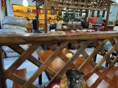 -黄桷树曹家私房菜(江与城店)