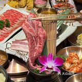 这家烤肉店万圣节氛围💯