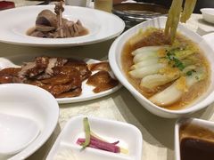 -湖庭壹品鸭王·传统北京烤鸭·别墅私房菜·庭院宵夜(江宁店)