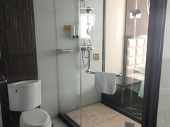 -昆明朗威酒店(昆明站火车站双桥夜市风情街店)