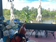 -靓海海鲜火锅(水上湖边观景店)