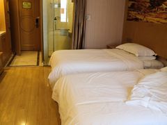 -维也纳酒店(上海虹桥枢纽松江新桥店)