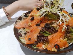 烟熏三文鱼杂菌沙拉-BE BRIGHT KITCHEN(正佳广场店)