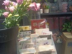 -何兮花店·气球派对鲜花店(马桥银春路万科城店)