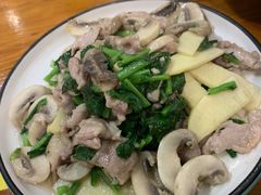 雪菜蘑菇时笋炒肉-百家鲜·杭帮菜