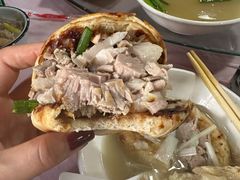 -金卯白肉罩火烧