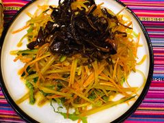 -香巴拉云南餐厅(华莱坞店)