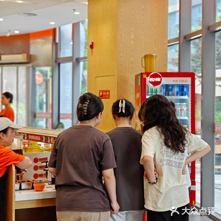 火锅1r一串，100多种吃到扶墙出你敢信！？