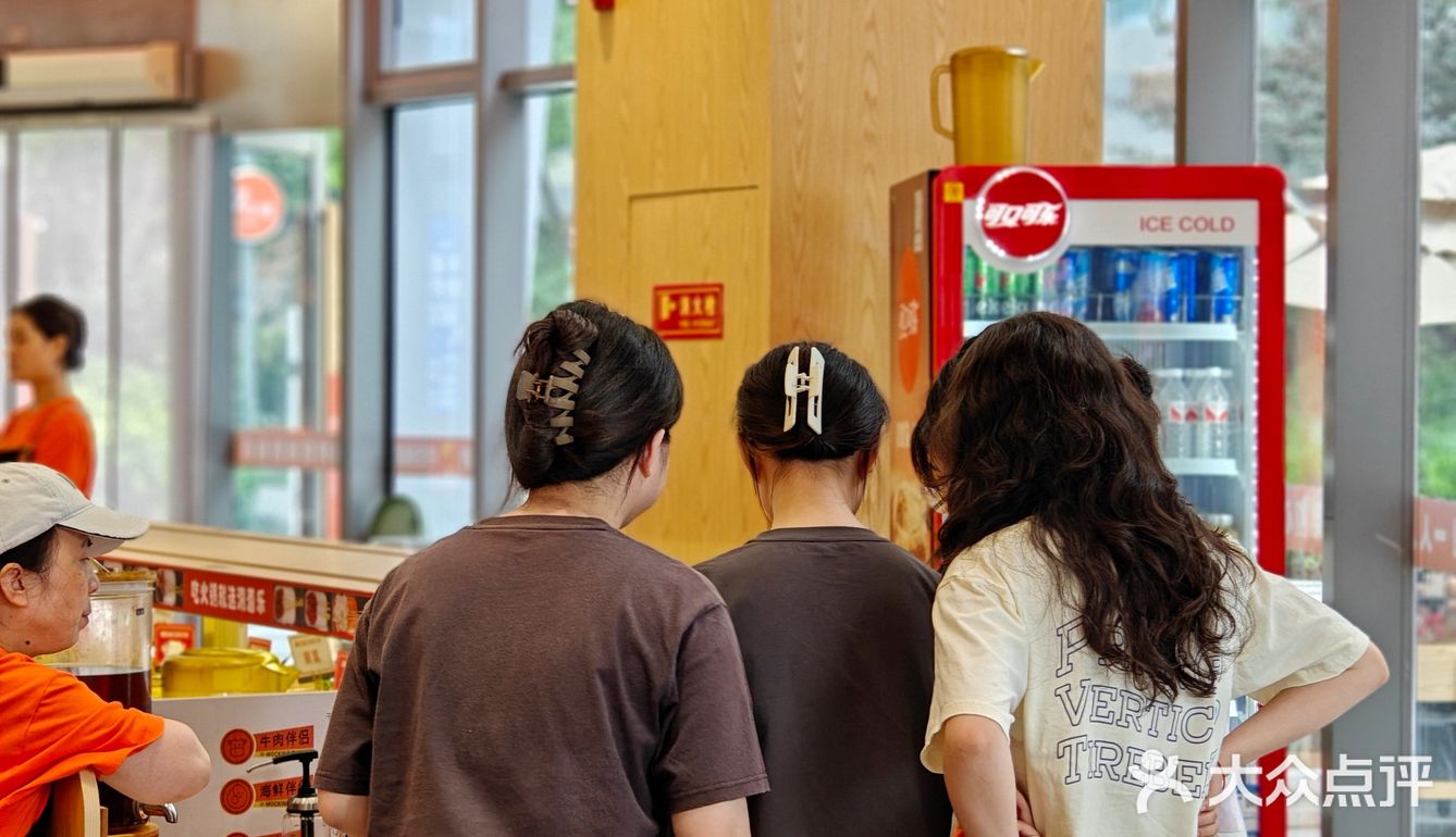 火锅1r一串，100多种吃到扶墙出你敢信！？