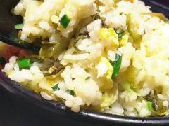 酸菜蛋炒饭-串越时光·烧烤·烤鱼·小龙虾(松江大学城店)
