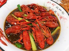 酱焖水果酵素小龙虾-小鳌陪你小排档·四季小龙虾·田鸡·宵夜(中央第五街店)
