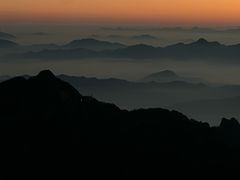 -黄山光明顶山庄