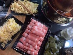 -果松木炭酸菜铜火锅·外婆参鸡汤