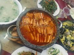 石板豆腐-北京龙庆四季香农家饭庄·灶台鱼·碳烤虹鳟鱼(龙庆峡店)