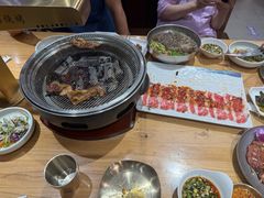 -青瓦餐厅·生鱼片·韩园烤肉(西塔店)