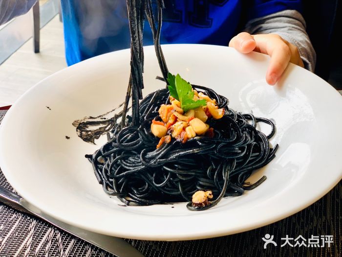 oggi(广粤天地店)墨鱼汁意粉图片