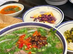 -云阿蛮云南生烫牛肉米线(奉贤路店)