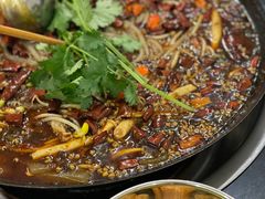 老铁锅秘制美蛙-鸿顺老铁锅美蛙鱼府(解放碑店)