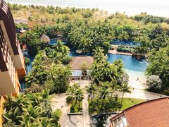 -三亚湾海居铂尔曼度假酒店