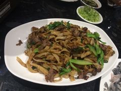 干炒牛河-八合里潮汕鲜牛肉火锅(吉大店)