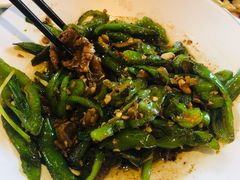 辣椒炒肉-小芙蓉湘菜馆(易生活购物公园店)