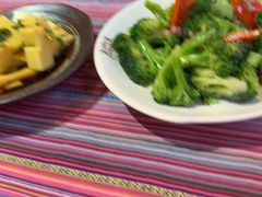 -香巴拉云南餐厅(华莱坞店)