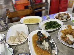 -四川小胡子海鲜(丁村万人海鲜广场店)