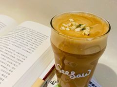栀子花梨香拿铁-Seesaw Coffee(上生新所店)