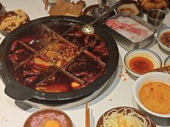 -卤校长老火锅(杨家坪直营店)